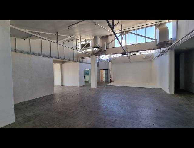 450M² BUSINESS TO LET IN WOODSTOCK